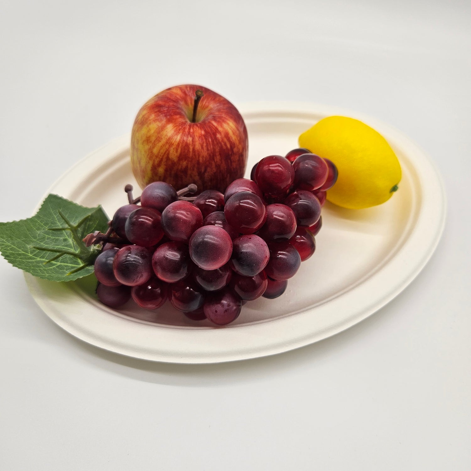 Plate Oval 10 x 8 inch - Disposable & Compostable, Eco-Friendly Dining Solution